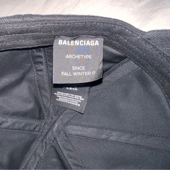 Balenciaga Cap in Black L
